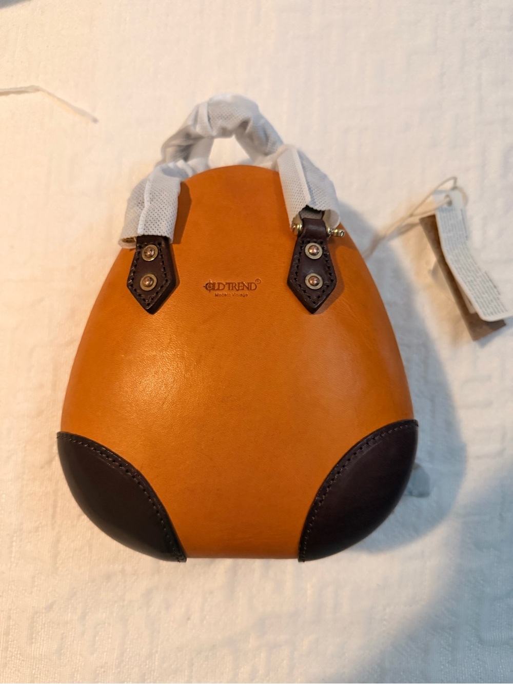 OlLD TREND MODERN VINTAGE NEW DUST BAG INCLUDED